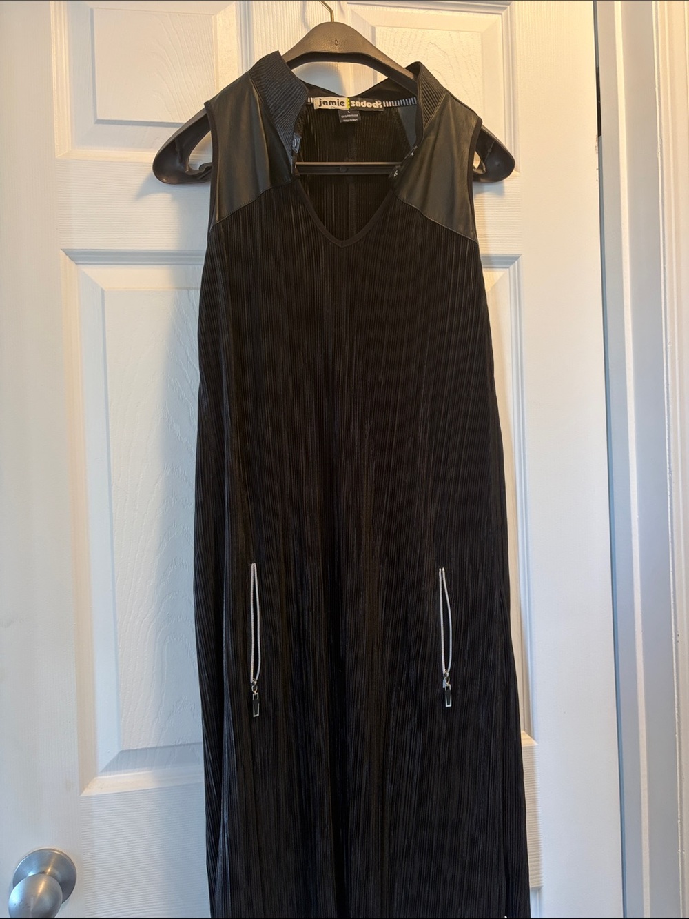 Jamie Sadock Black Sleeveless V-Neck Golf Dress with Zip Pockets